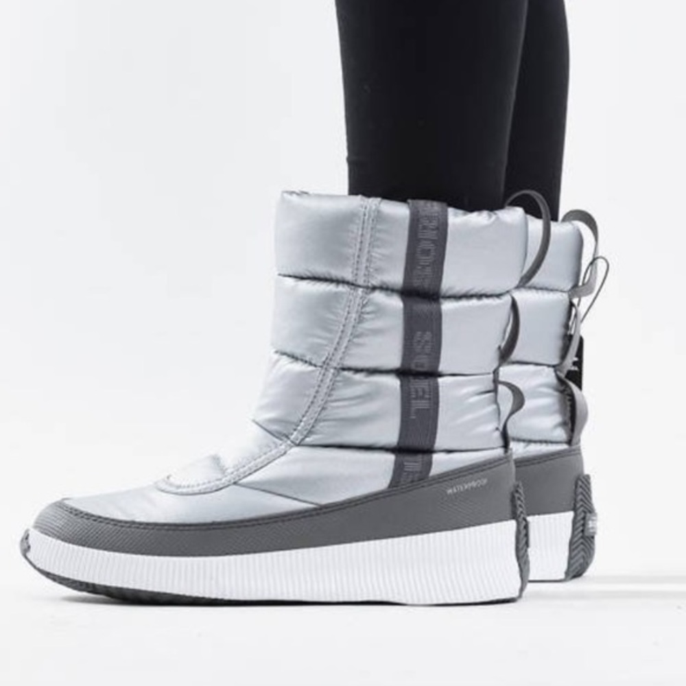 Sorel Out N About Puffy Mid SIZE 6.5